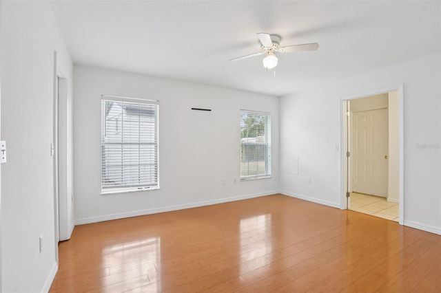 6917 OAKCREST WAY, Zephyrhills, FL 33542