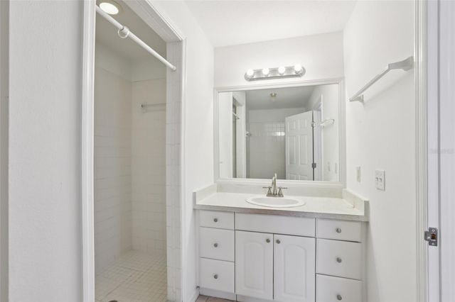 6917 OAKCREST WAY, Zephyrhills, FL 33542