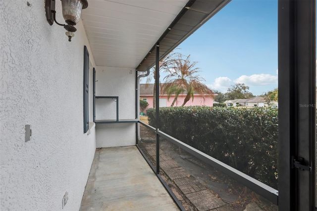 6917 OAKCREST WAY, Zephyrhills, FL 33542