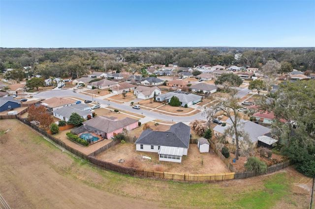 6917 OAKCREST WAY, Zephyrhills, FL 33542