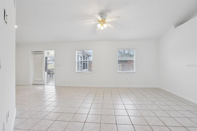 6917 OAKCREST WAY, Zephyrhills, FL 33542