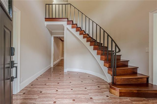 2697 S Cherokee Lane, Woodstock, GA 30188