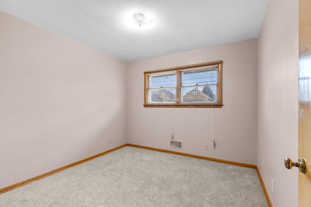 3927 N 77th STREET, Milwaukee, WI 53222