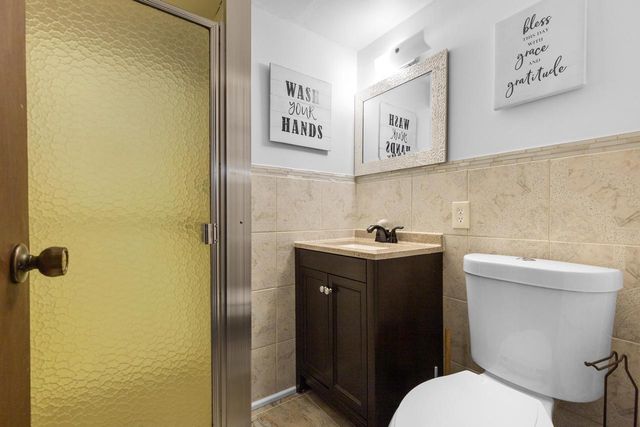 3927 N 77th STREET, Milwaukee, WI 53222