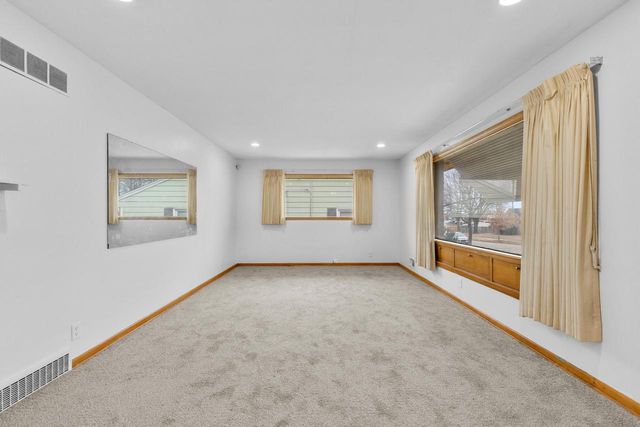 3927 N 77th STREET, Milwaukee, WI 53222