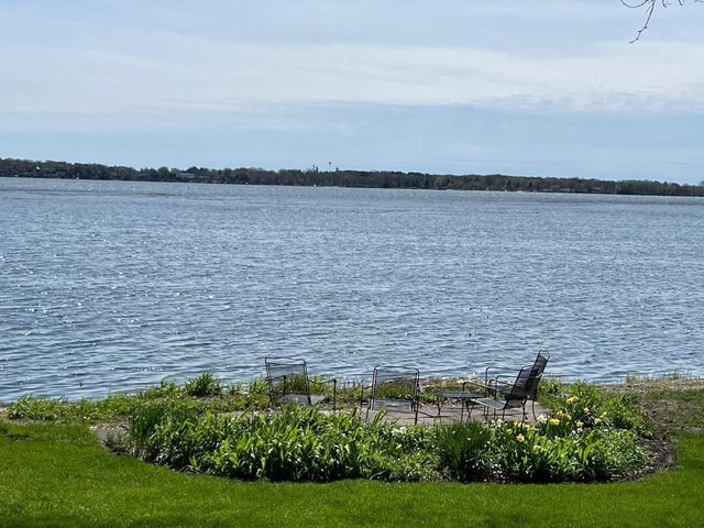 N6480 Shorewood Hills Road, Lake Mills, WI 53551