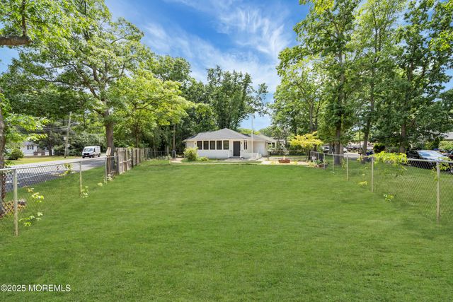 39 Bonair Drive, Brick, NJ 08724