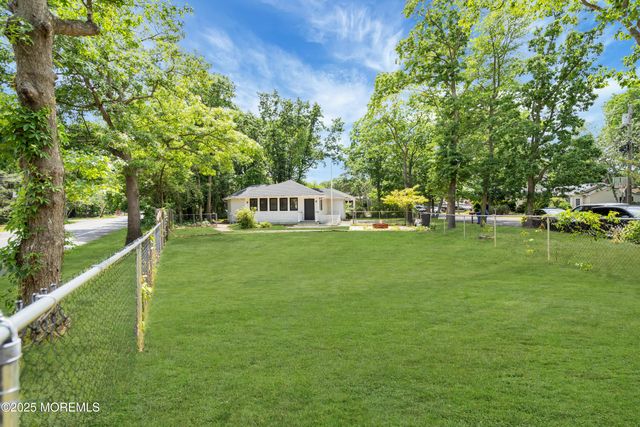 39 Bonair Drive, Brick, NJ 08724