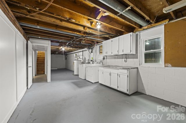 28 Pine Lane, Asheville, NC 28806