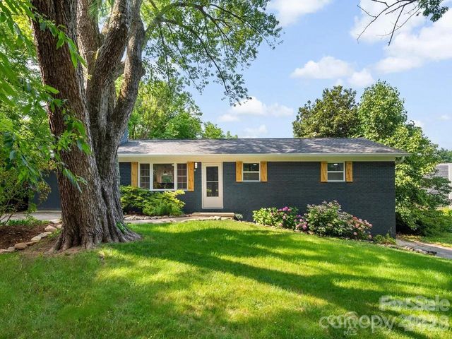 28 Pine Lane, Asheville, NC 28806