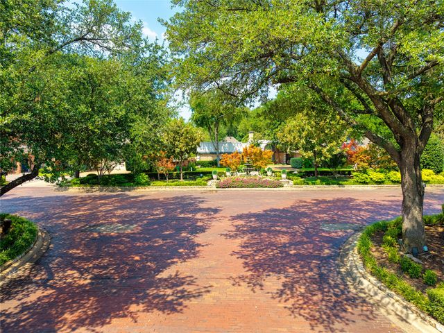 16001 Chalfont Circle, Dallas, TX 75248