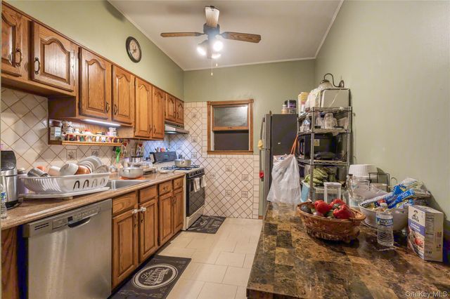 26 Villa Avenue, Yonkers, NY 10704