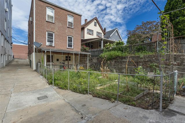 26 Villa Avenue, Yonkers, NY 10704
