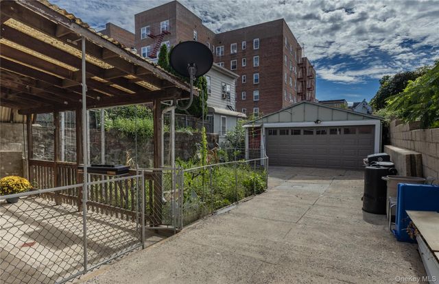 26 Villa Avenue, Yonkers, NY 10704