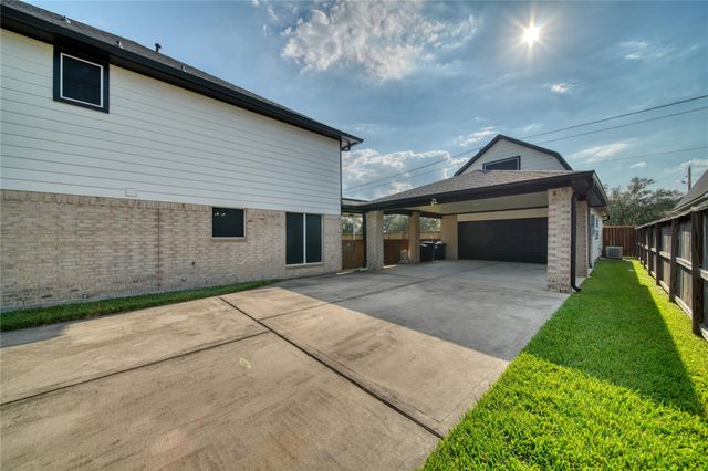 313 Torrey Court, League City, TX 77573