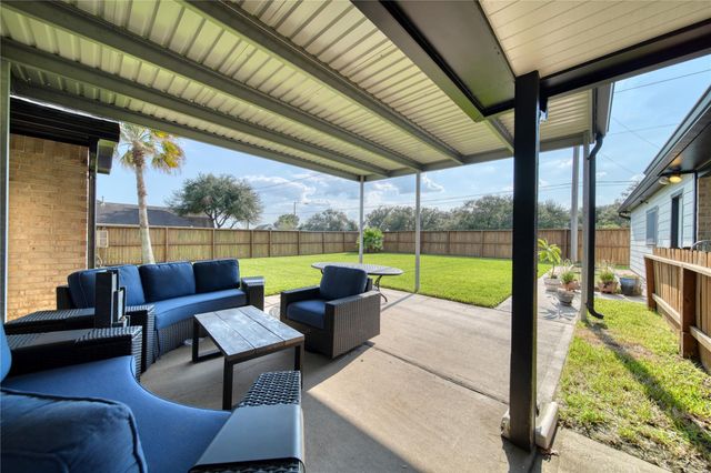 313 Torrey Court, League City, TX 77573