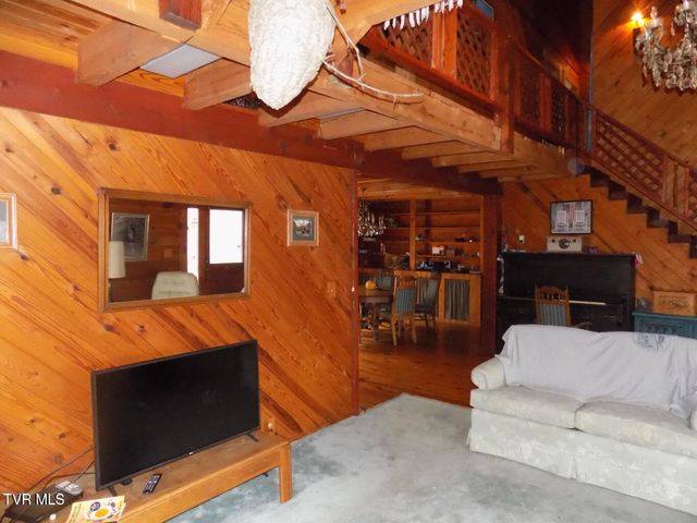 185 Lovin Road, Mooresburg, TN 37811