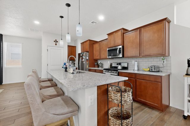 512 Wyatt Avenue SW, Los Lunas, NM 87031