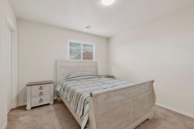 512 Wyatt Avenue SW, Los Lunas, NM 87031