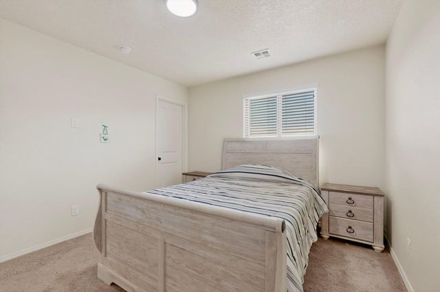 512 Wyatt Avenue SW, Los Lunas, NM 87031