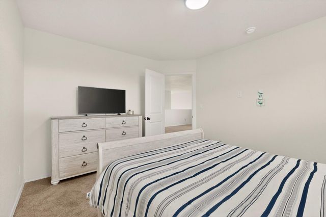 512 Wyatt Avenue SW, Los Lunas, NM 87031