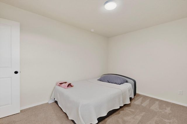 512 Wyatt Avenue SW, Los Lunas, NM 87031