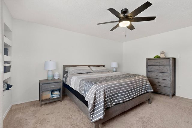 512 Wyatt Avenue SW, Los Lunas, NM 87031
