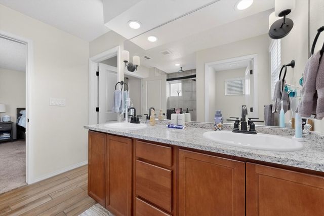 512 Wyatt Avenue SW, Los Lunas, NM 87031