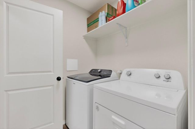 512 Wyatt Avenue SW, Los Lunas, NM 87031