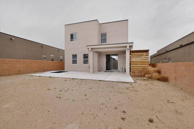 512 Wyatt Avenue SW, Los Lunas, NM 87031