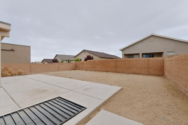 512 Wyatt Avenue SW, Los Lunas, NM 87031