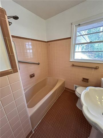 1524 Carlton Avenue, Stone Mountain, GA 30087