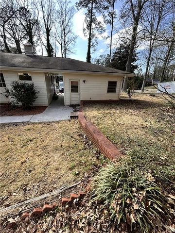 1524 Carlton Avenue, Stone Mountain, GA 30087