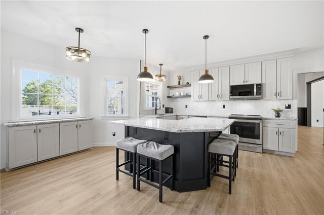 224 Saint Brides RD E, Chesapeake, VA 23322
