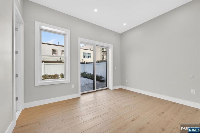 126 De Kalb Avenue A, Jersey City, NJ 07306