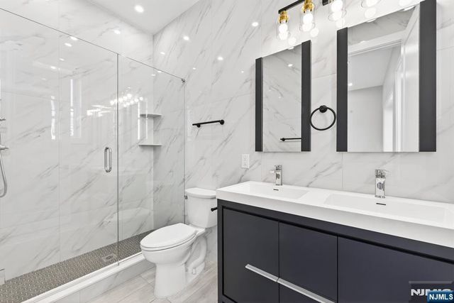 126 De Kalb Avenue A, Jersey City, NJ 07306