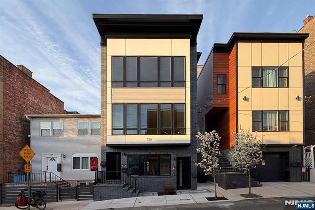126 De Kalb Avenue A, Jersey City, NJ 07306