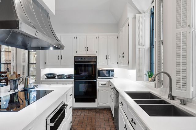 2 Nobhill Drive, Greenville, TX 75402