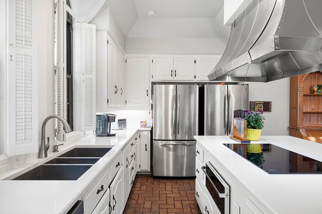 2 Nobhill Drive, Greenville, TX 75402