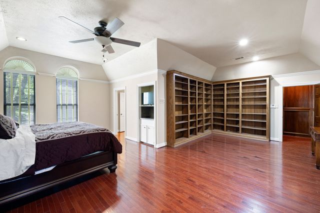 2 Nobhill Drive, Greenville, TX 75402