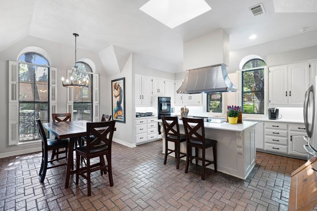 2 Nobhill Drive, Greenville, TX 75402