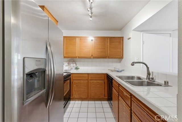 25712 Le Parc 7, Lake Forest (el Toro), CA 92630