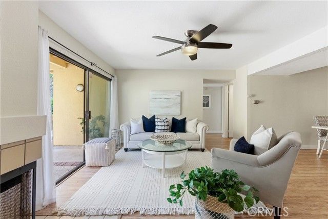 25712 Le Parc 7, Lake Forest (el Toro), CA 92630