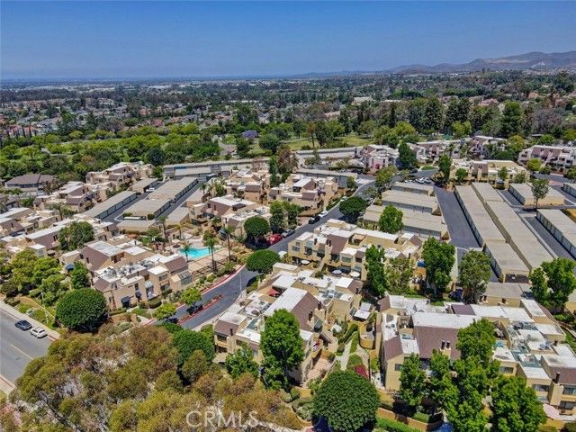 25712 Le Parc 7, Lake Forest (el Toro), CA 92630