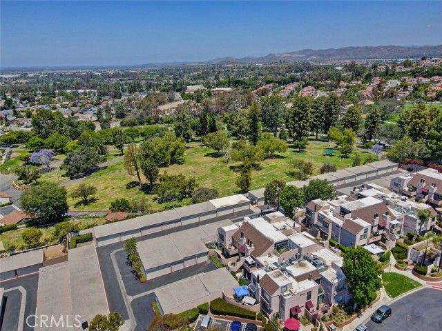 25712 Le Parc 7, Lake Forest (el Toro), CA 92630