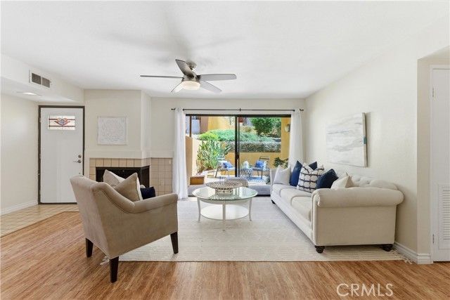 25712 Le Parc 7, Lake Forest (el Toro), CA 92630