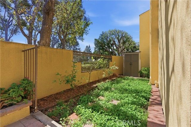 25712 Le Parc 7, Lake Forest (el Toro), CA 92630