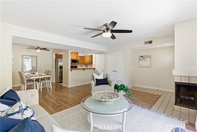 25712 Le Parc 7, Lake Forest (el Toro), CA 92630