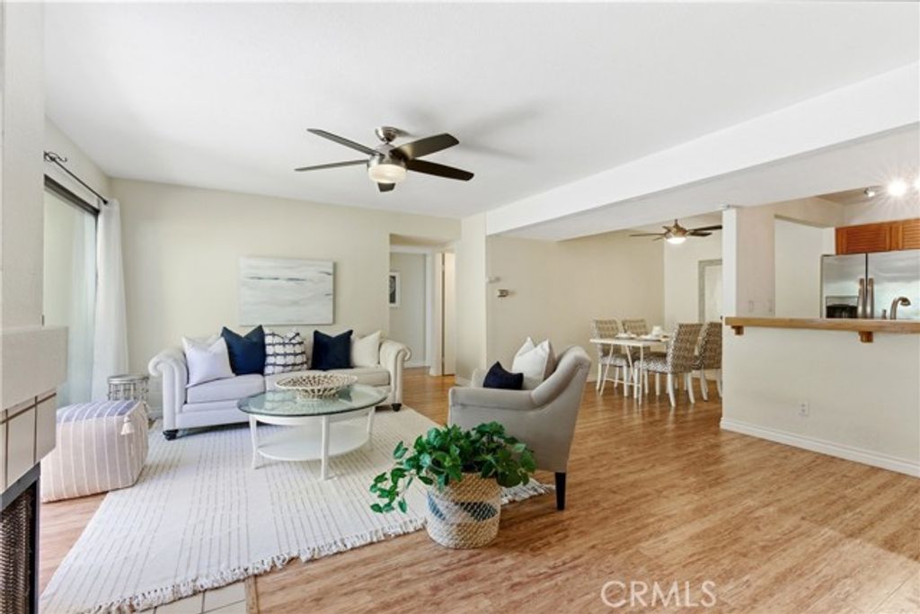 25712 Le Parc 7, Lake Forest (el Toro), CA 92630