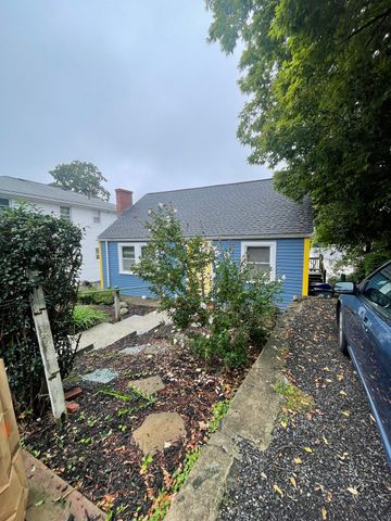 81 Brayton Rd 1, Boston, MA 02135